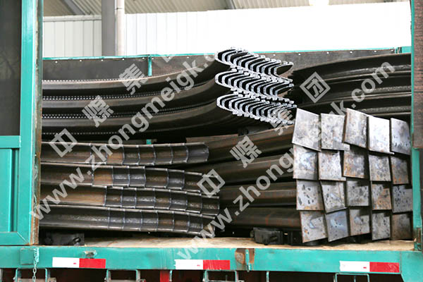 中煤集团一批U型钢支架发往青海海西州